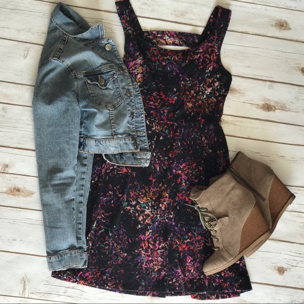 Dress is only available.